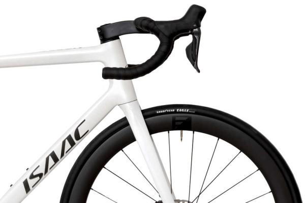 ISAAC BOSTON Mineral White 105 Di2 3