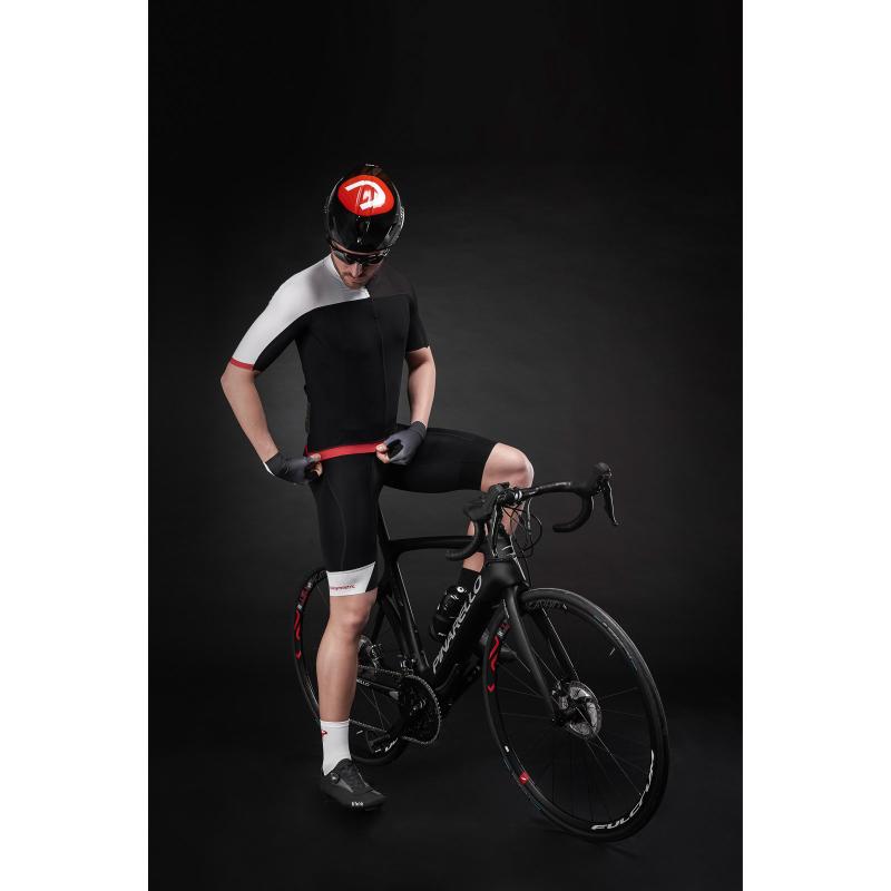 Pinarello kraťasy s trakmi POWER Think Asymmetric čierne/biele/červené 3