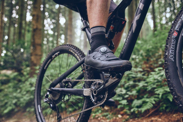 SHIMANO tretry SHXC502 čierne /Vel:48 8