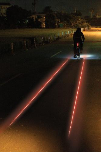 LEZYNE Zadné svetlo LASER DRIVE čierne, 250 Lumenov, USB 5