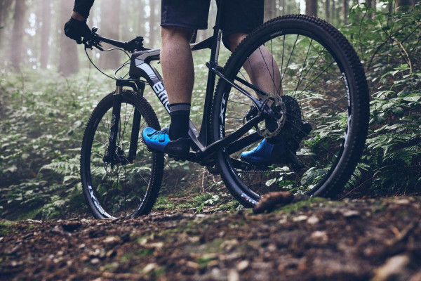 SHIMANO tretry SHXC502 modré /Vel:42 6