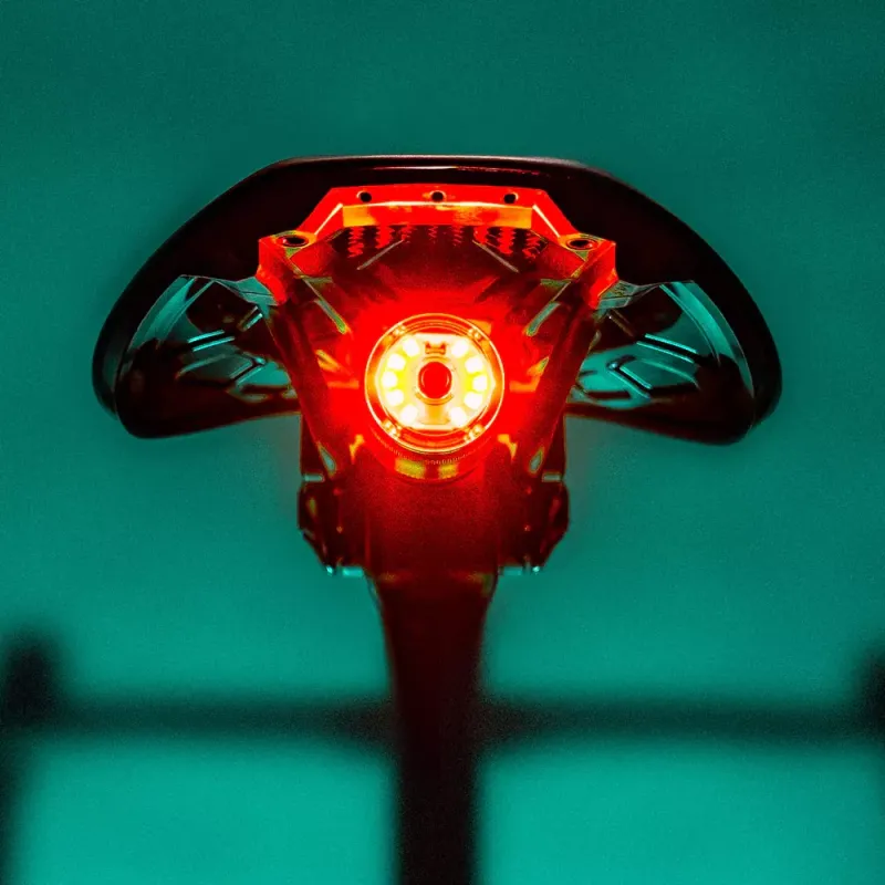 LEZYNE Zadné svetlo SADDLE Ai ALERT 250 2