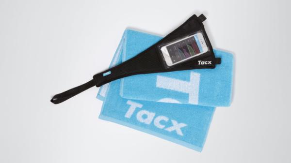 TACX Ochrana pred potom na smartfón + tréiningový uterák