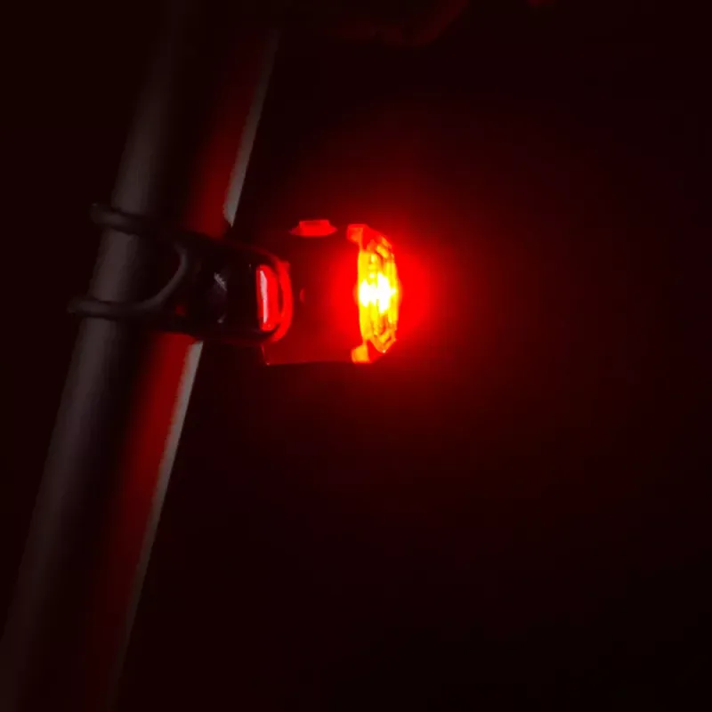 Lezyne zadné svetlo FEMTO USB C StVZO 1