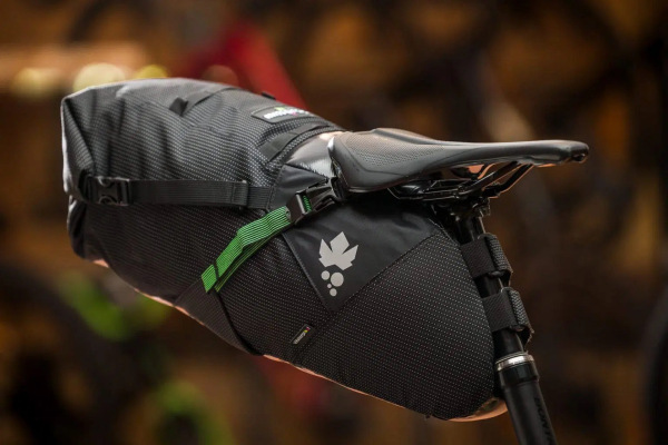 Miss Grape Cluster 20 Adventure Waterproof podsedlová taška, 10