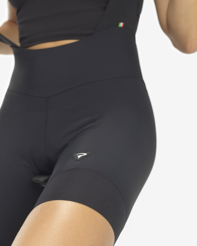 Pinarello F dámske kraťasy s trakmi čierne 5